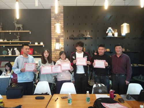 設(shè)計(jì)與藝術(shù)學(xué)院舉辦紅色文化服務(wù)設(shè)計(jì)課程匯報(bào)會(huì)